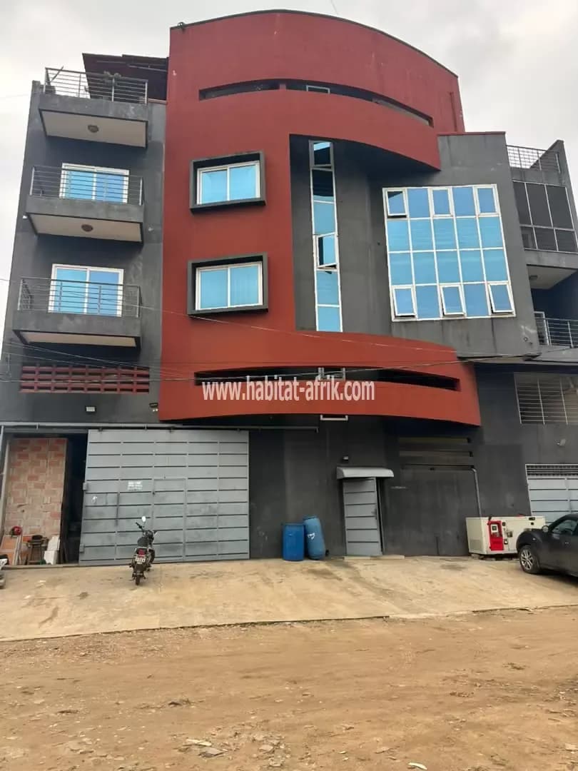 IMMEUBLE LOCATIF R+3 À VENDRE À COTONOU AKPAKPA SODJATINMÈ