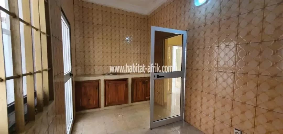JE METS EN LOCATION UNE MAISON DE DEUX CHAMBRES À ADIDOGOME ENTRE AGBEMADON ET CHEZ ADJI