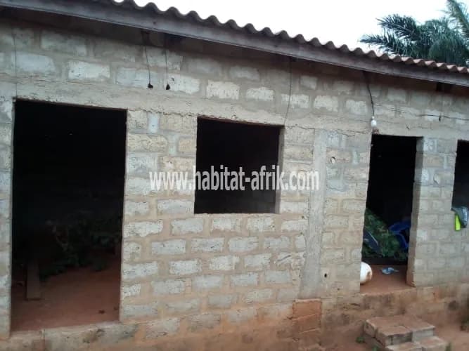 Vente Maison sur demi lot 10/30 à Legbassito sur la route vers APESSITO
