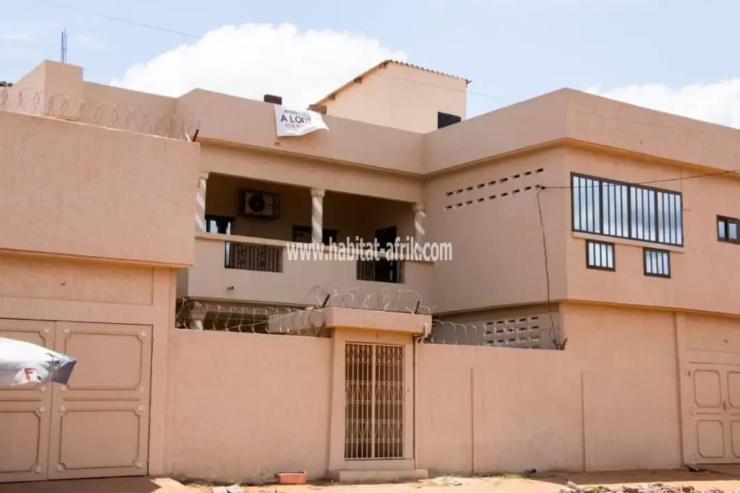 LOCATION VILLA DUPLEX 5 CHAMBRES 2 SALON AVEC JARDIN A ADIDOGOMÉ MADIBA LOMÉ-TOGO