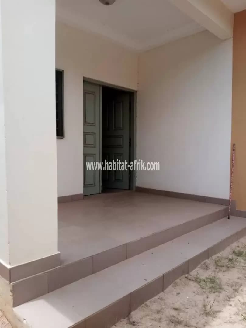 Je mets en location un mini villa de deux (2) chambres salon à adidogome wognome lome togo