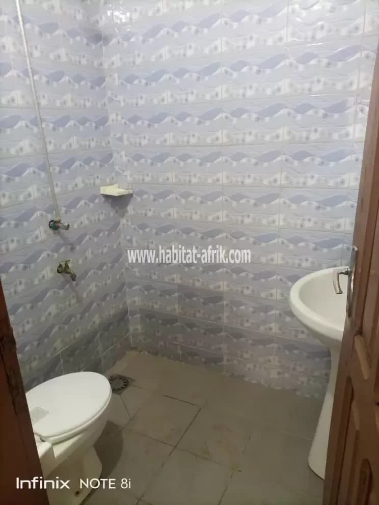 chambre salon sanitaire sans couloir