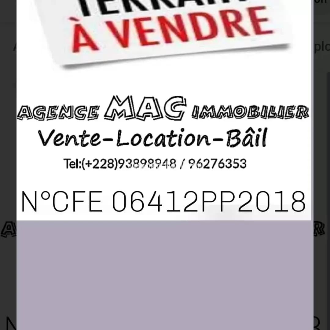Terrain à vendre à 300 mètres du goudron Aképé niveau barrière gendarmerie nationale après péage