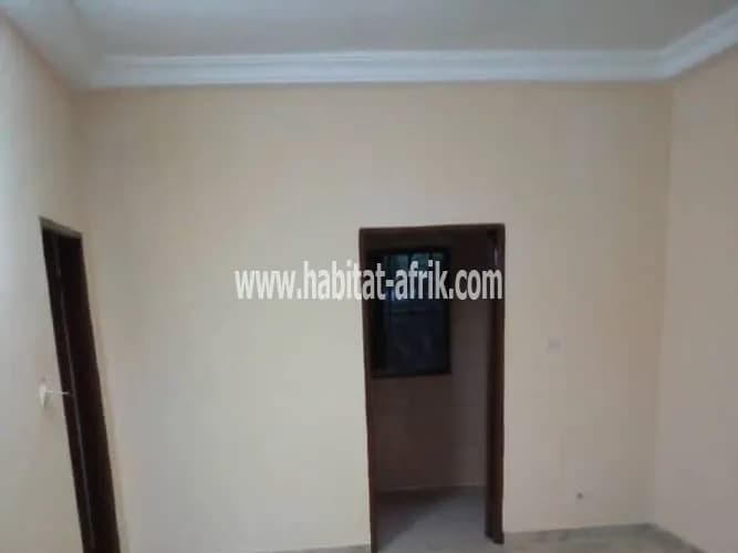 LOCATION Appartement Chambre Salon WC douche cuisine interne à agoè totale Lomé-Togo