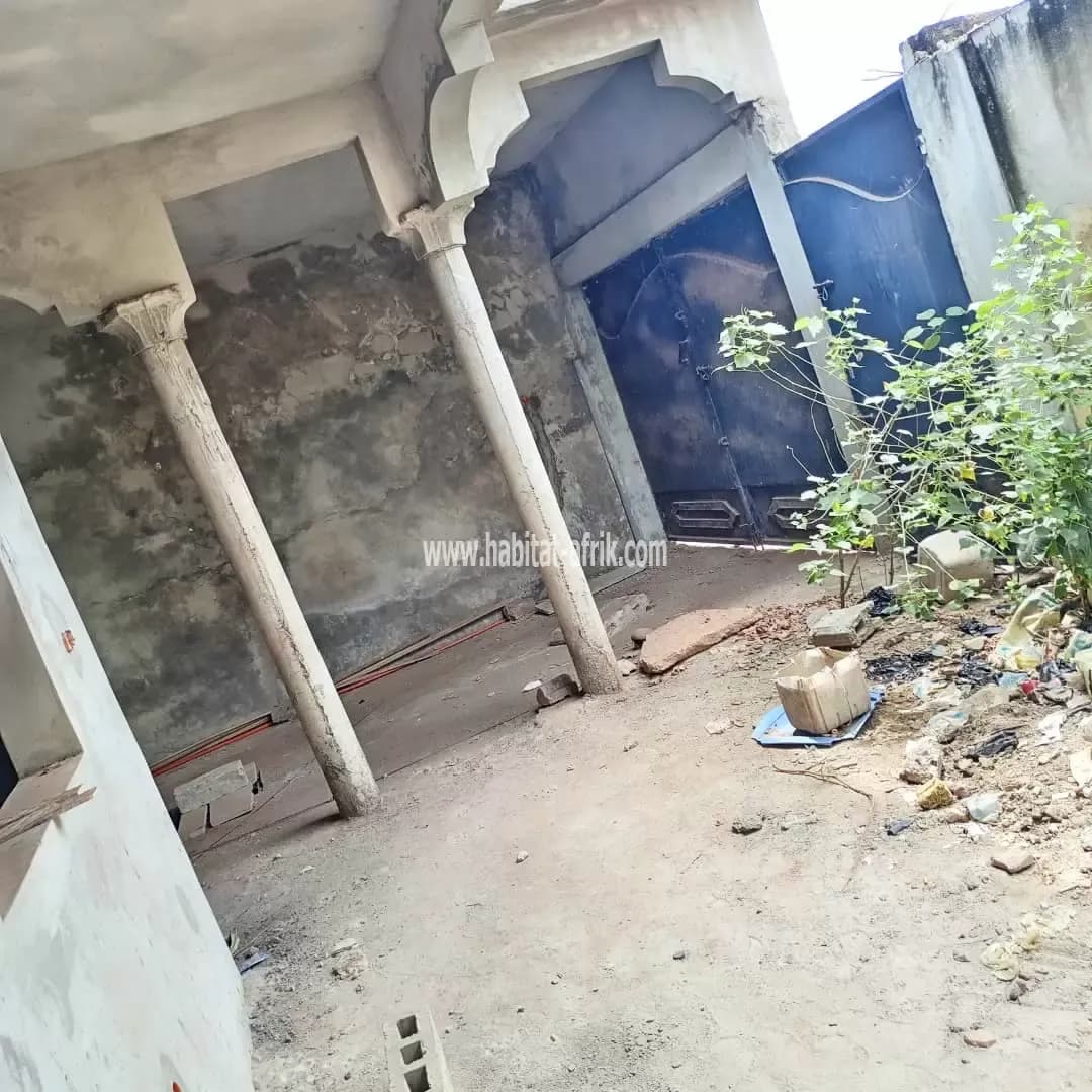 Je mets en location un villa de trois (3) chambres salon à agoe 2 lions lome togo