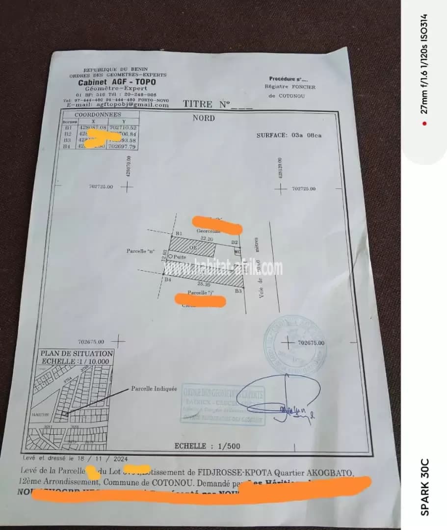 PARCELLE EN 3ÈME POSITION DES PAVÉS À VENDRE À COTONOU FIDJROSSÈ AKOGBATO CITÉ GLÈLÈ