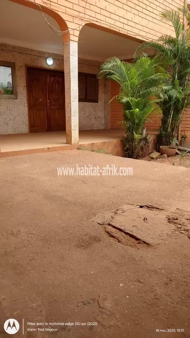 Nous mettons en location une maison de 03 chambres salon a agoe kitchigan lome togo