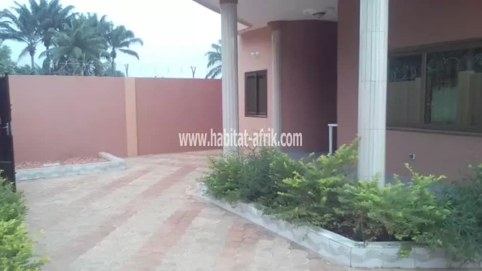 Belle villa R+1 à vendre à Porto-Novo missérété