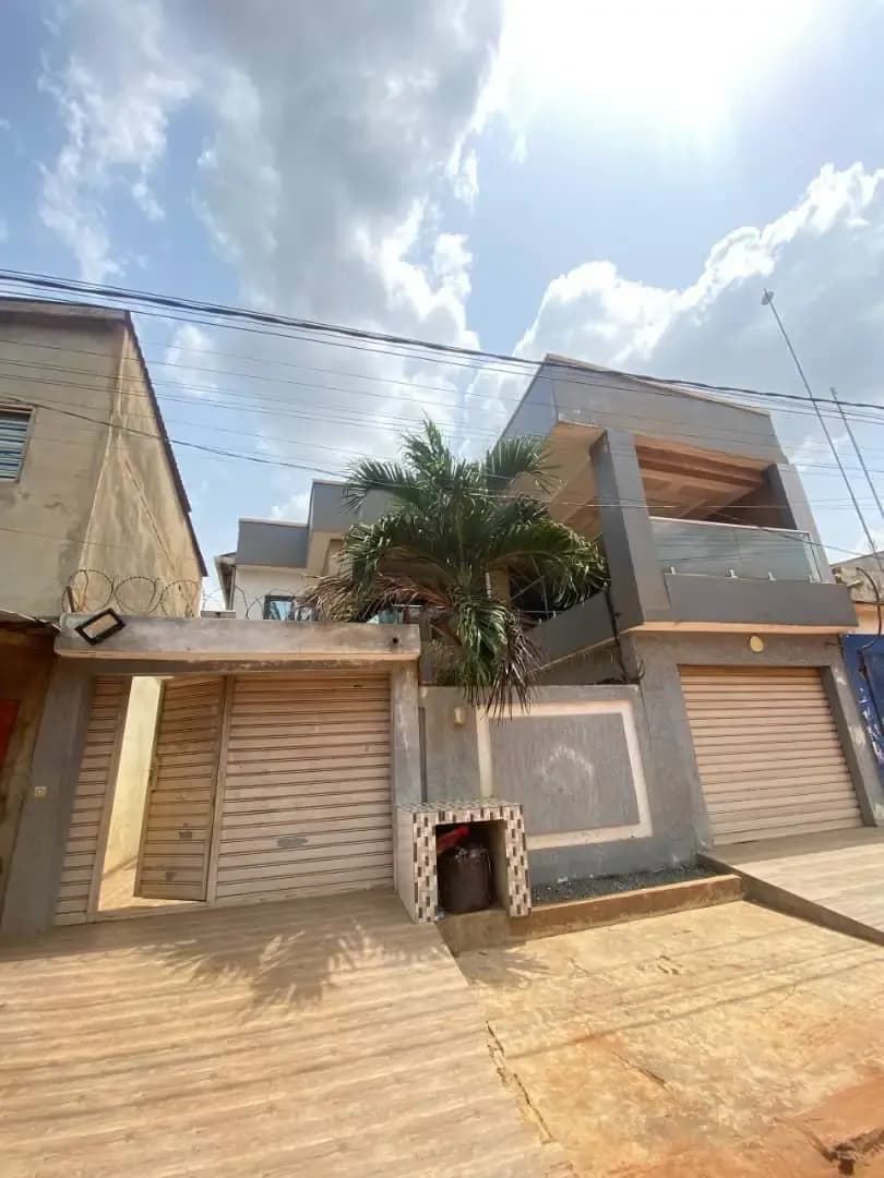 VILLA À VENDRE À AGOÈ LEGBASSITO