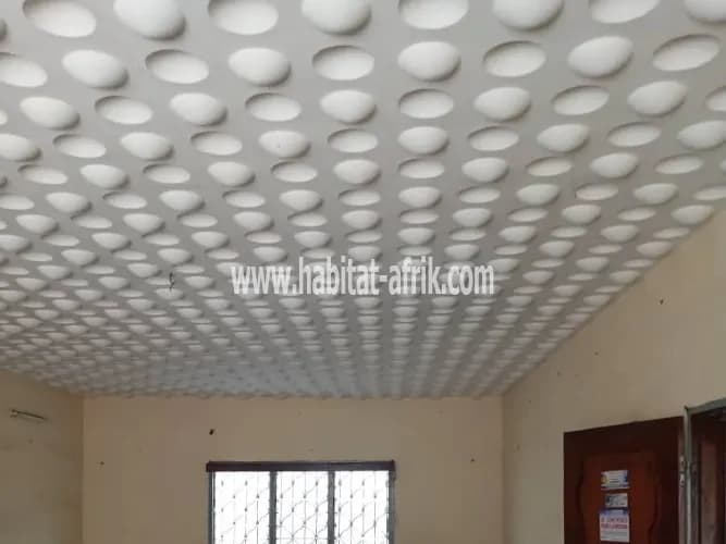 LOCATION maison de 4 chambres salon + 4 dépendance à kodjoviakope tarso Lomé-Togo