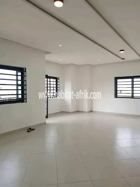 APPARTEMENT DE 3 CHAMBRES SALON LUXUEUX À LOUER À AKPAKPA ZONE DES AMBASSADES
