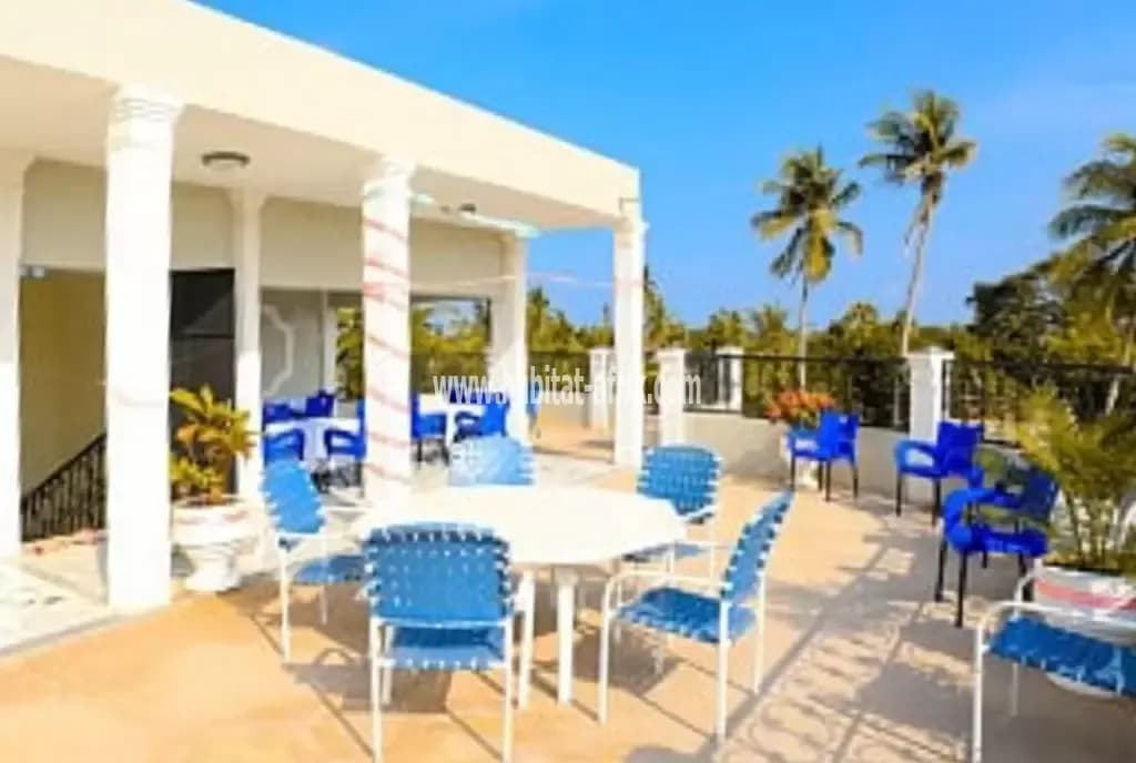 Je mets en location une maison duplex meublé situé à adidogome SAGBADO Lomé togo
