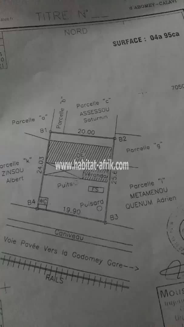 PARCELLE AU BORD DES PAVÉS QUITTANT GODOMEY MAGASIN POUR SEDEGBE