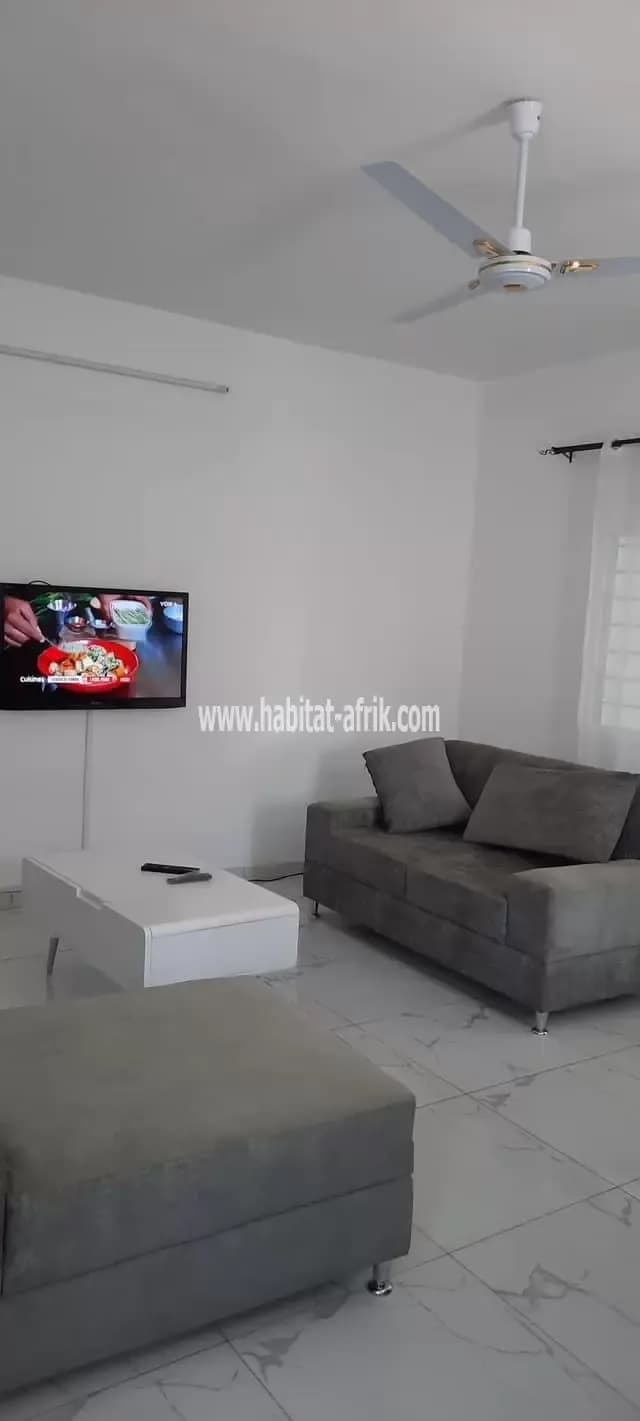 Je mets en location un appartement meublé de chambre salon sur la rue de l’ocam lome