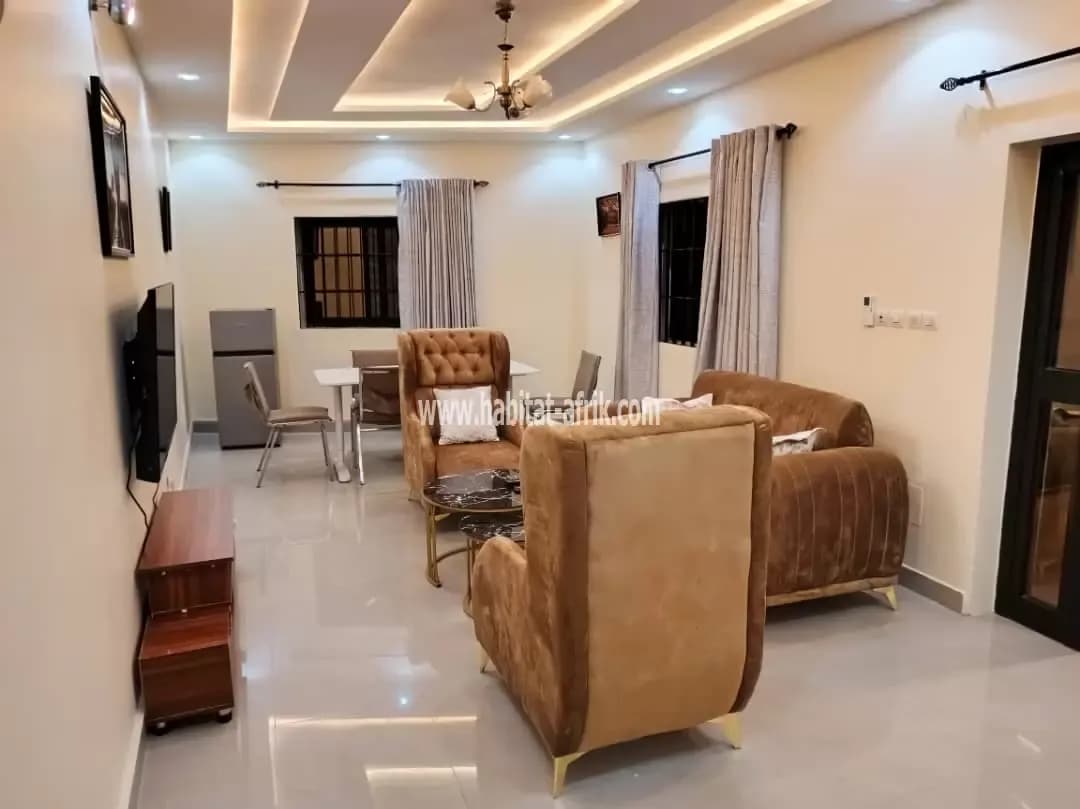 Je mets en location un appartement meublé de deux (2) chambres salon équipée scindé à l’étage situé à avedji cito 100m du goudron Lome togo