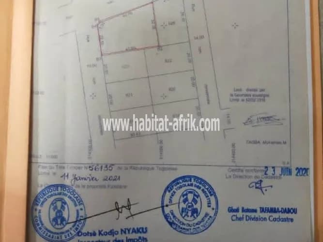 Terrain à vendre 1 lot 600 mètres carrés à baguida avec titre foncier* Lomé-Togo