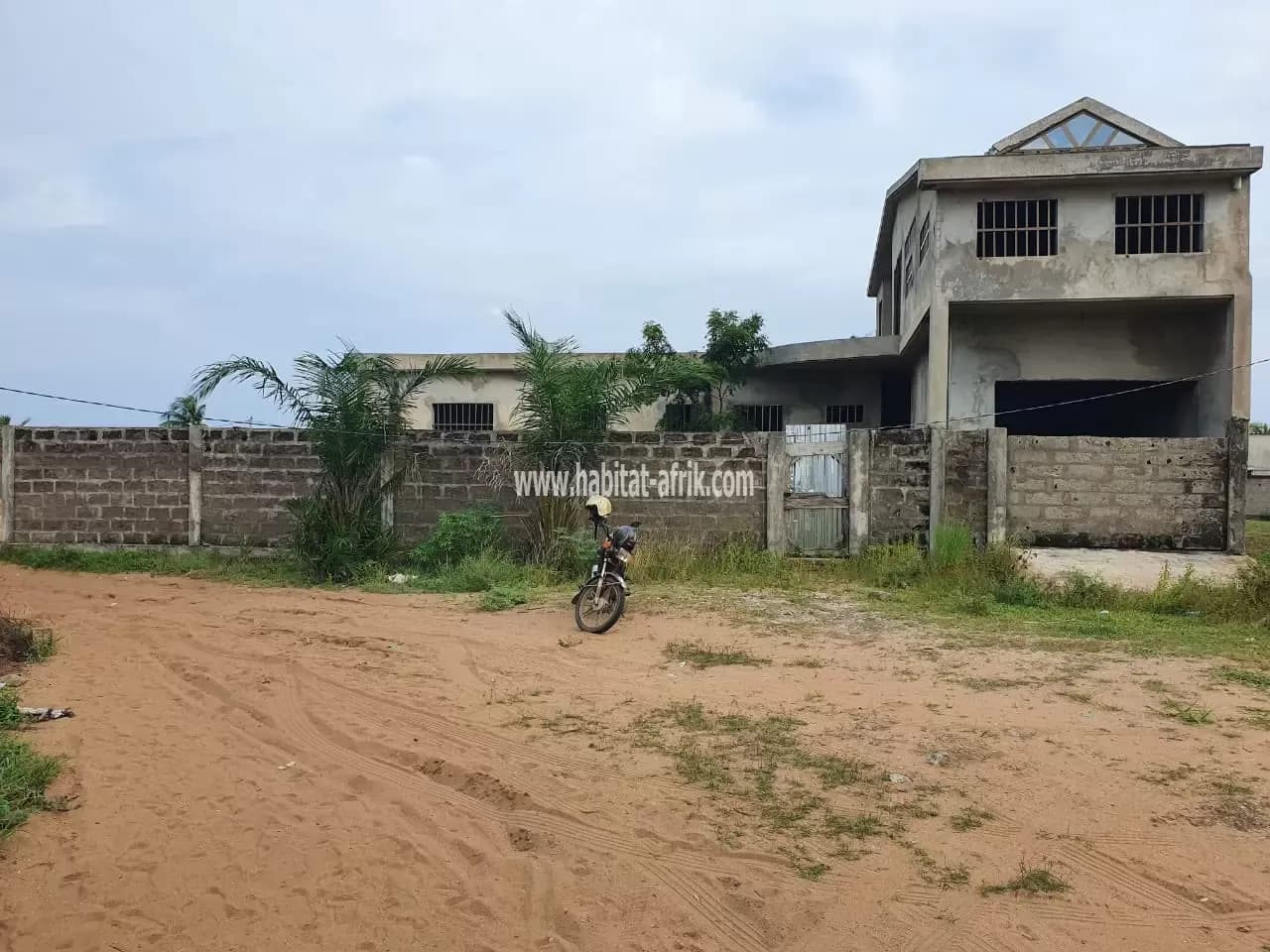 À Vendre : Villa Inachevée à centre Aného,  Vodougbé Assou-kondji