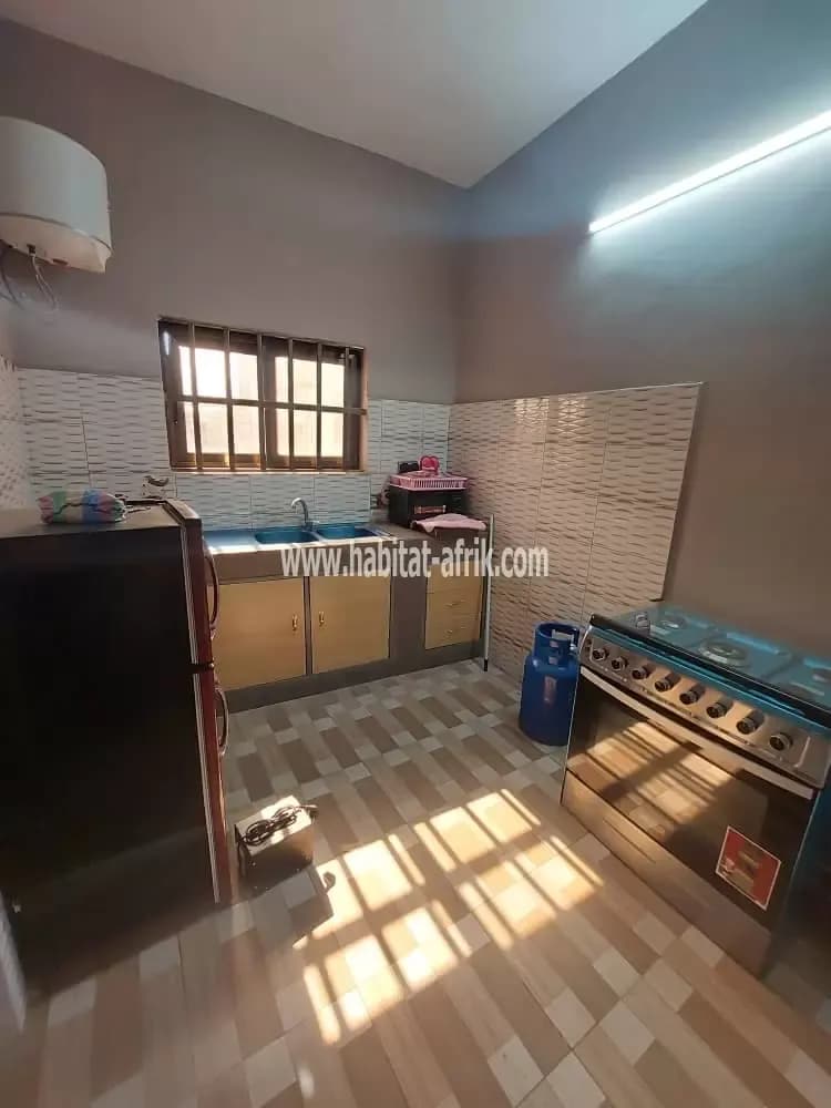 Nous mettons en location un appartement meublé de 2 chambres salon situé a agoe 2 lion lome togo