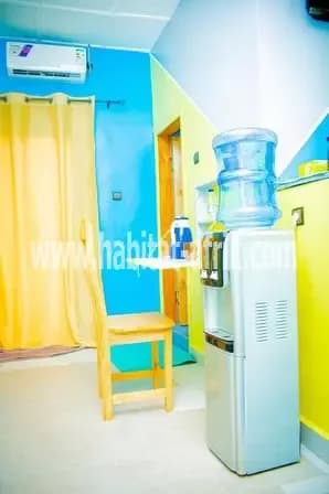 appartement meublé Parakou avec toilettes, wifi, tv, clim