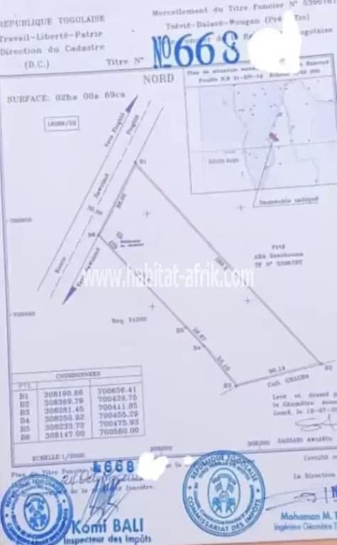 Nous mettons en vente une parcelle de 20 lots collé, terrain situé a 30m de la nouvelle route PYA et 2km du boulevard (RN1) ADÉTICOPÉ lome togo