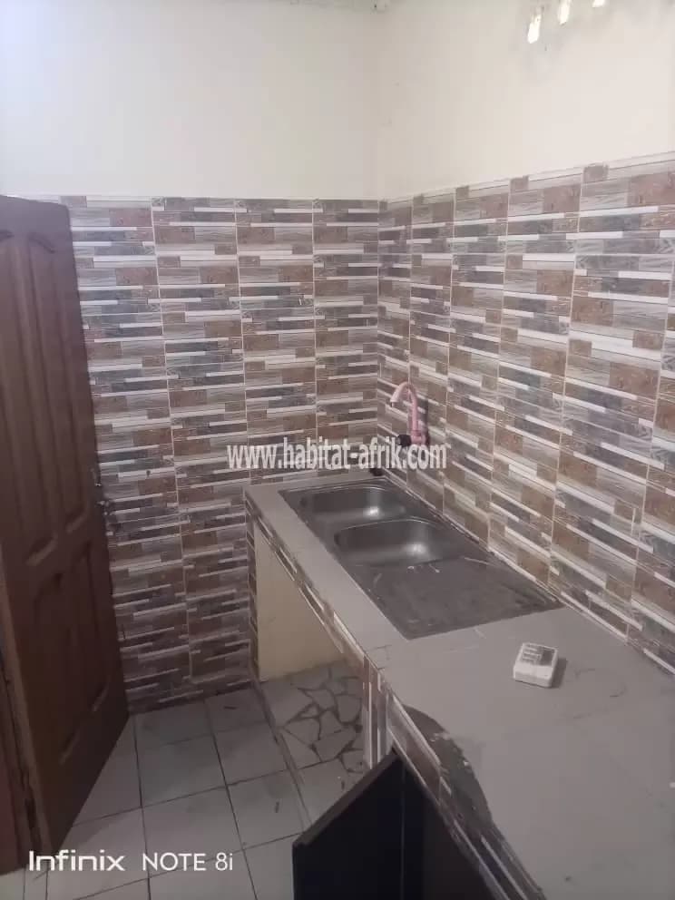 chambre salon sanitaire