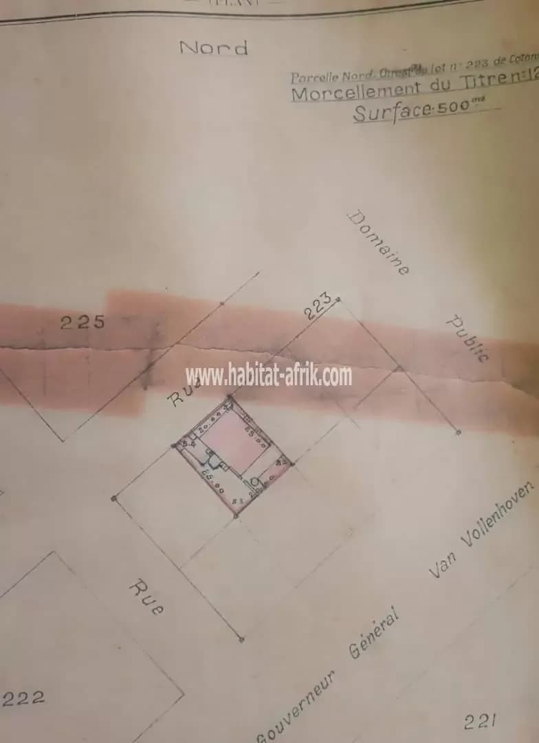 DEUX PARCELLES ABRITANT UNE VILLA BASSE A MISSEBO