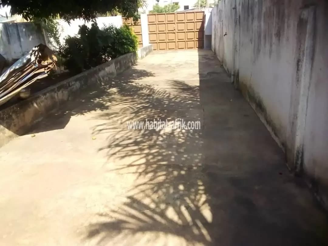 Je mets en location un appartement de 2 chambres salon à atsiegou 2 ménage lome togo