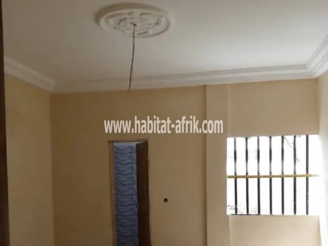 LOCATION Appartement Chambre Salon WC douche cuisine interne à adidogome Amadahome Lomé-Togo