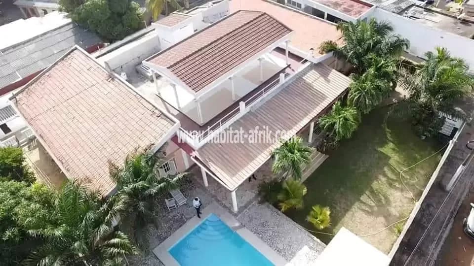 Villa  à louer à Baguida