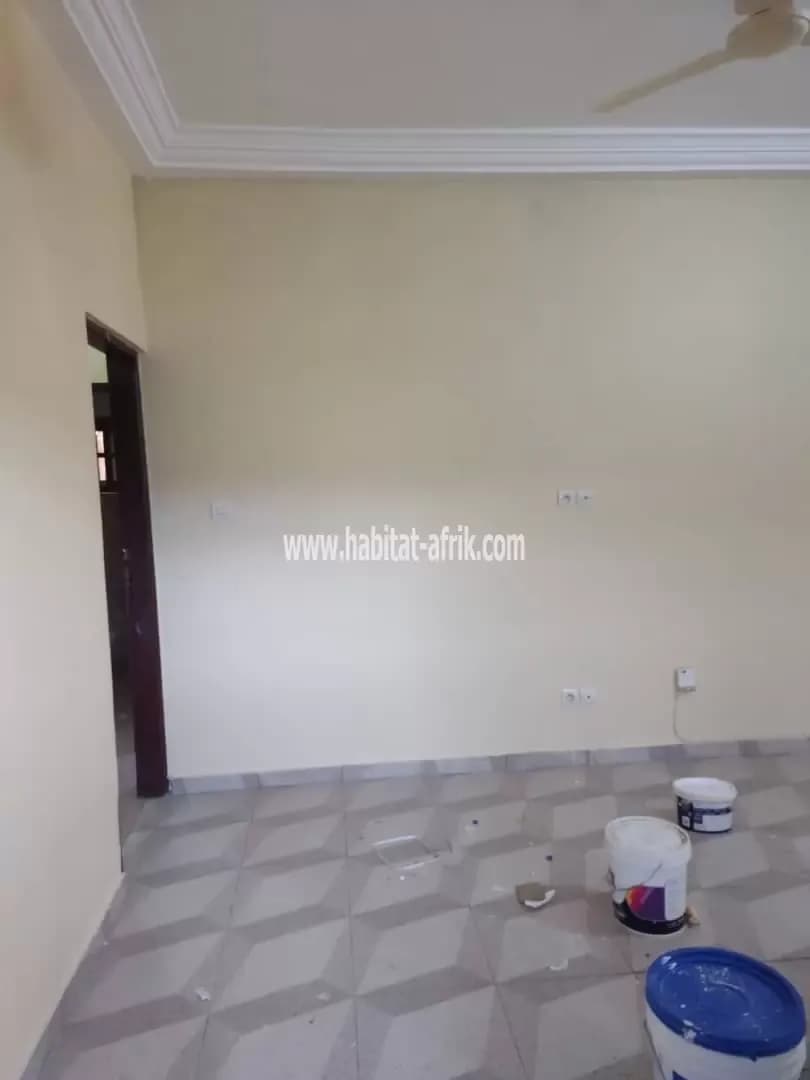 Je mets en location un appartement de chambre salon douche wc cuisine a vakpossito lome togo