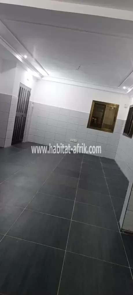 Location appartement de 3 ménages composé de 2 chambres salon, cash power personnel à atsiegou lome togo