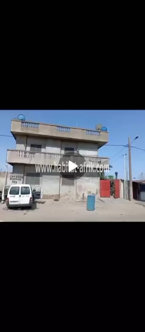 IMMEUBLE LOCATIF R+1 AVEC TF PERSONNEL À VENDRE À COTONOU AKPAKPA SURU LÉRÉ
