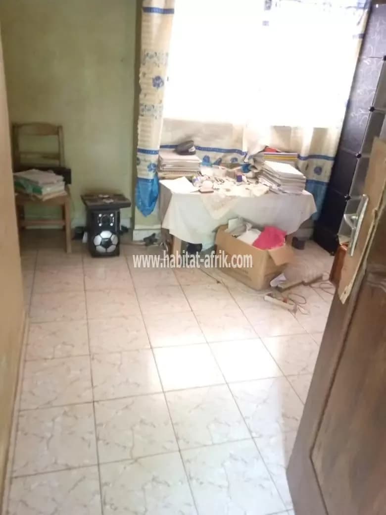 Je mets en location une pièce WC douche à agoe Lomé Togo