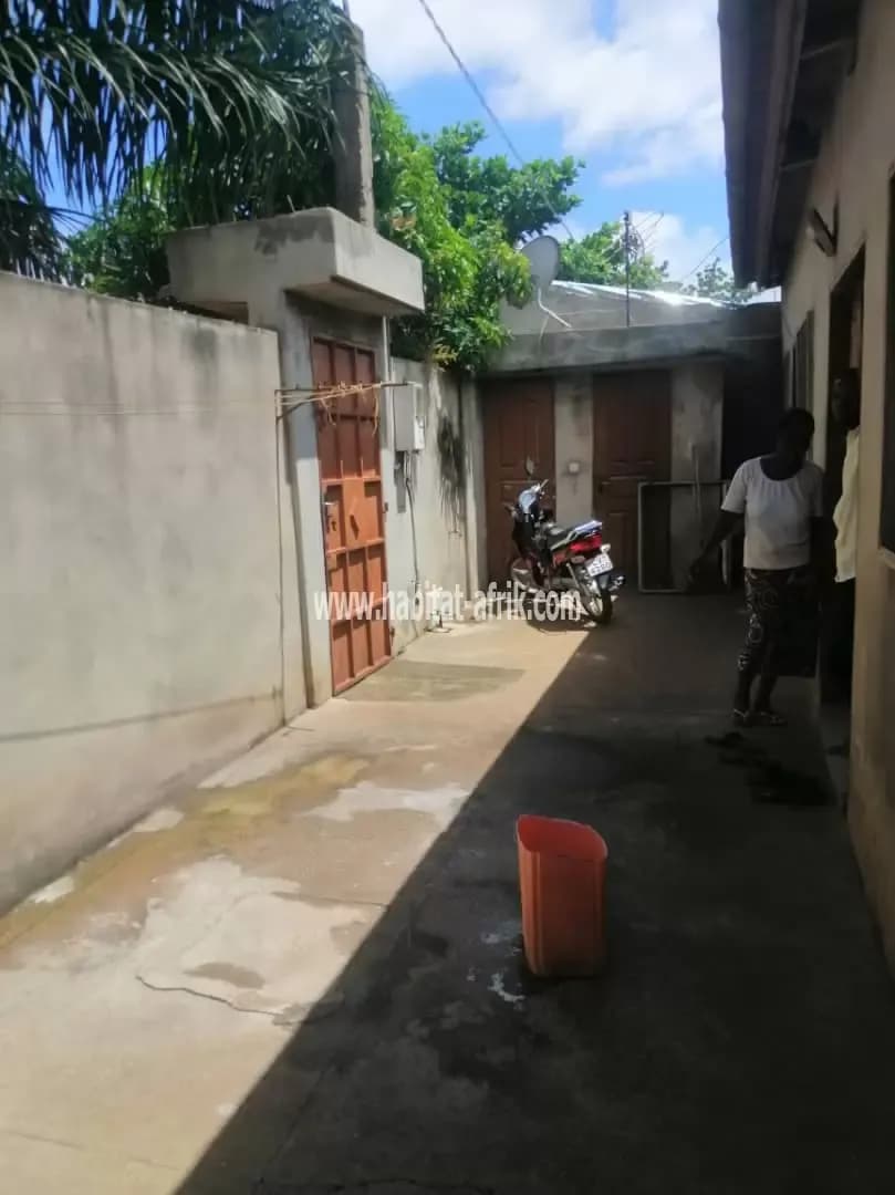 Villa sur 1/4 de lot à vendre à Vakpossito Fich(Lomé-Togo)