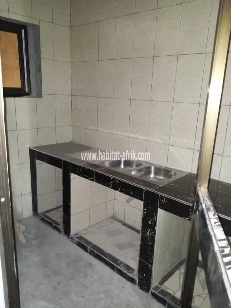 LOCATION APPARTEMENT CHAMBRE SALON WC DOUCHE CUISINE INTERNE A ADIDOGOMÉ AMADAHOME ELI PALACE LOMÉ-TOGO