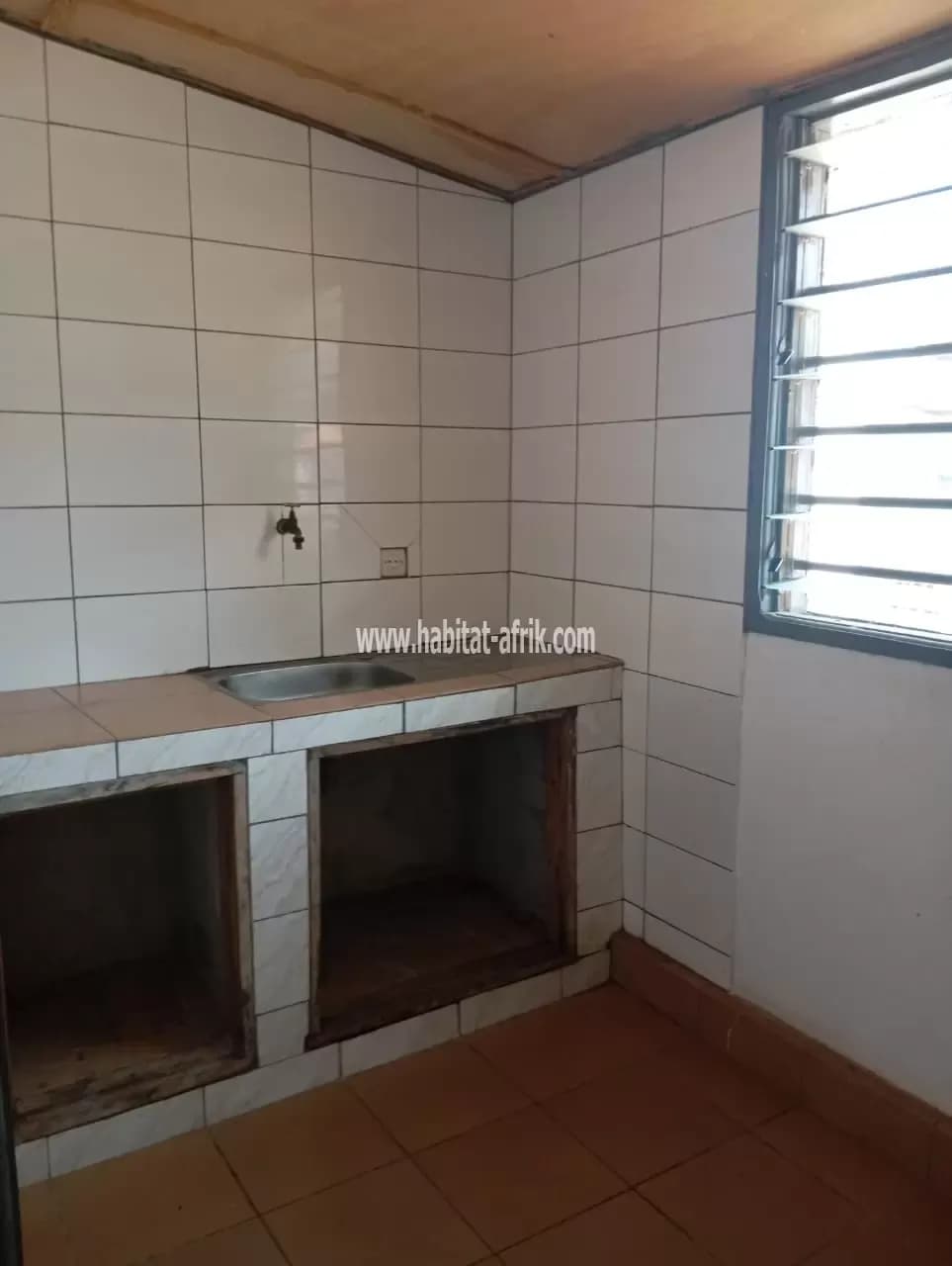 Location appartement de chambre salon douche wc cuisine situé à adidogome boukarou lome togo