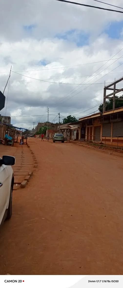 Terrain à vendre, un quart de lot à segbe supermarché bon samaritain lome togo