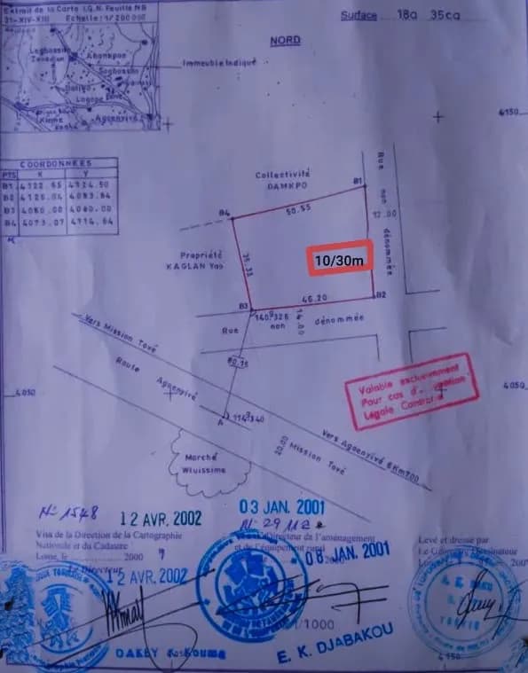 Terrain à vendre, demi lot rectangulaire à déduire d’une maison à AGOE legbassito, wuilissimé non loin de opera lome togo