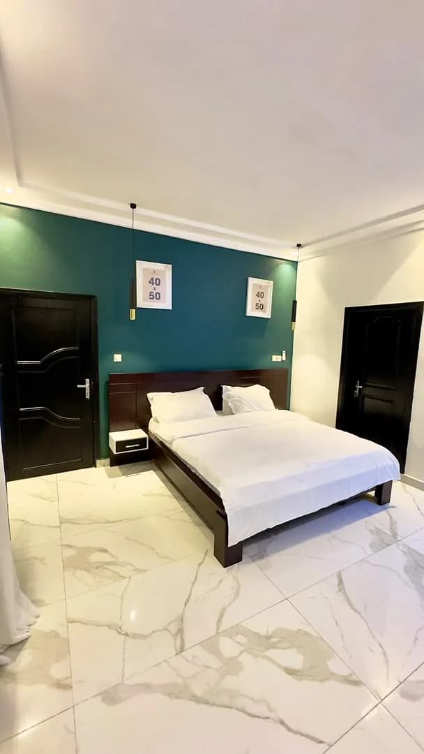 Appartement meublé haut standing, 2 chambres, jardin privatif — Fidjrossè, Cotonou